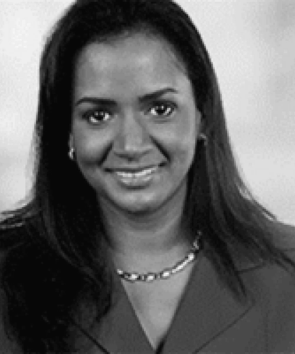 Denise Longshaw headshot